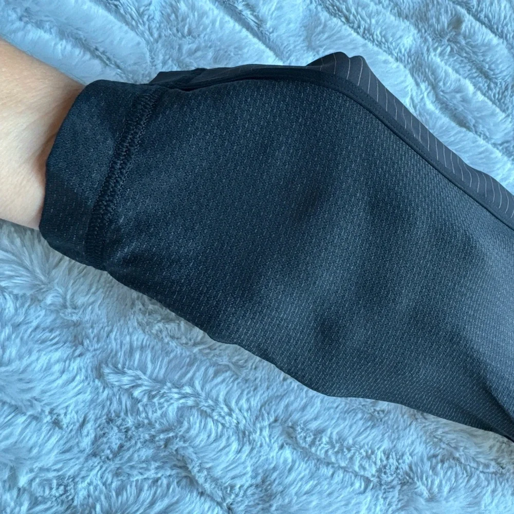 Lululemon Black Stripped Leggings Mesh Cutouts Size 10 - Picture 6 of 6